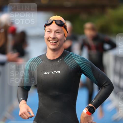 25.08.2024 - Elbe Triathlon Hamburg H.Heesch http://msf.ph/oto/6842996 25.08.2024 08:46:07 Schwimmen 123, 126, 138, 149, 154, 160, 184 meine-sportfotos.de
