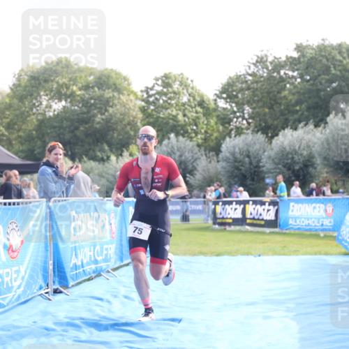 25.08.2024 - Elbe Triathlon Hamburg H.Heesch http://msf.ph/oto/6842997 25.08.2024 10:31:45 Ziel 75 meine-sportfotos.de