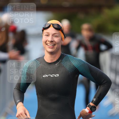 25.08.2024 - Elbe Triathlon Hamburg H.Heesch http://msf.ph/oto/6843001 25.08.2024 08:46:07 Schwimmen 123, 126, 138, 149, 154, 160, 184 meine-sportfotos.de
