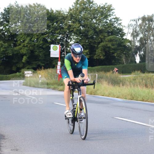 25.08.2024 - Elbe Triathlon Hamburg Fuchs,  Jonas http://msf.ph/oto/6843006 25.08.2024 09:00:15 Radfahren 70, 127, 98, 108 meine-sportfotos.de