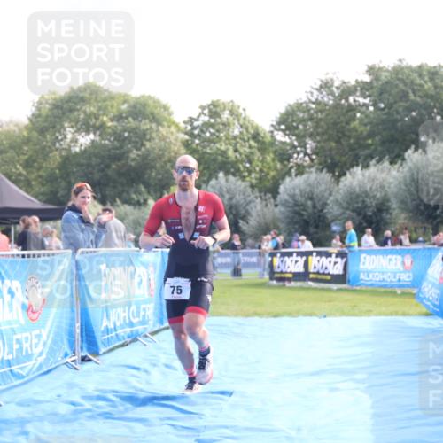 25.08.2024 - Elbe Triathlon Hamburg H.Heesch http://msf.ph/oto/6843009 25.08.2024 10:31:45 Ziel 75 meine-sportfotos.de