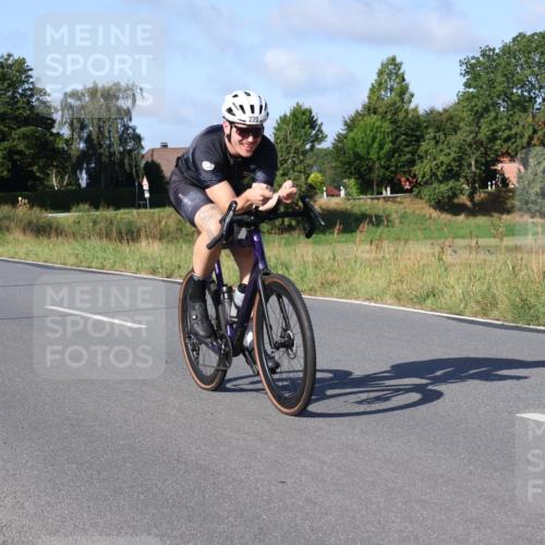 25.08.2024 - Elbe Triathlon Hamburg Fuchs,  Jonas http://msf.ph/oto/6843011 25.08.2024 09:41:51 Radfahren 220, 409, 484 meine-sportfotos.de