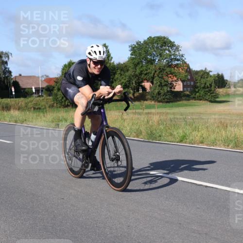 25.08.2024 - Elbe Triathlon Hamburg Fuchs,  Jonas http://msf.ph/oto/6843017 25.08.2024 09:41:52 Radfahren 220, 409, 484, 508 meine-sportfotos.de