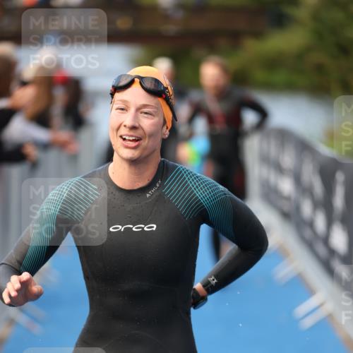25.08.2024 - Elbe Triathlon Hamburg H.Heesch http://msf.ph/oto/6843028 25.08.2024 08:46:08 Schwimmen 123, 126, 131, 138, 149, 154, 160, 184 meine-sportfotos.de