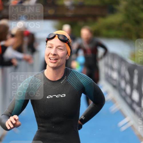 25.08.2024 - Elbe Triathlon Hamburg H.Heesch http://msf.ph/oto/6843037 25.08.2024 08:46:08 Schwimmen 123, 126, 131, 138, 149, 154, 160, 184 meine-sportfotos.de