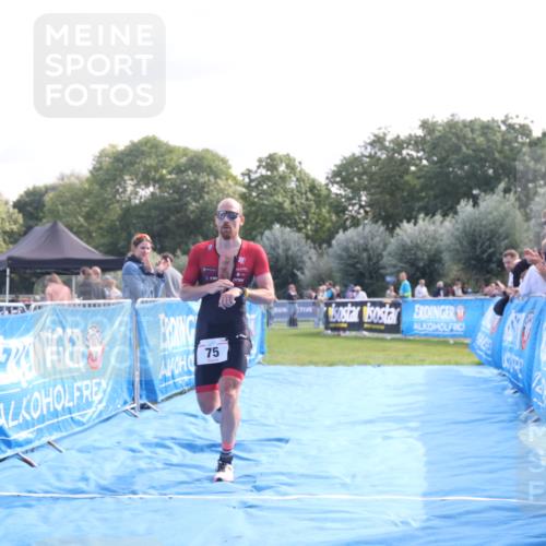 25.08.2024 - Elbe Triathlon Hamburg H.Heesch http://msf.ph/oto/6843038 25.08.2024 10:31:46 Ziel 75 meine-sportfotos.de