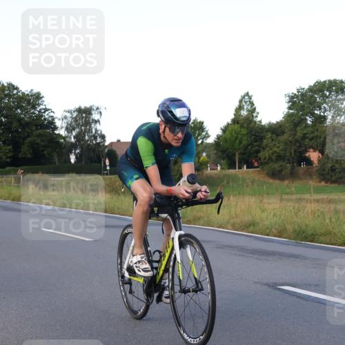 25.08.2024 - Elbe Triathlon Hamburg Fuchs,  Jonas http://msf.ph/oto/6843039 25.08.2024 09:00:15 Radfahren 70, 127, 98, 108 meine-sportfotos.de