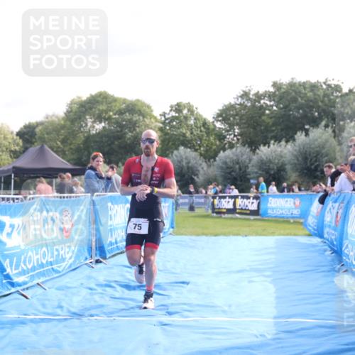 25.08.2024 - Elbe Triathlon Hamburg H.Heesch http://msf.ph/oto/6843041 25.08.2024 10:31:46 Ziel 75 meine-sportfotos.de