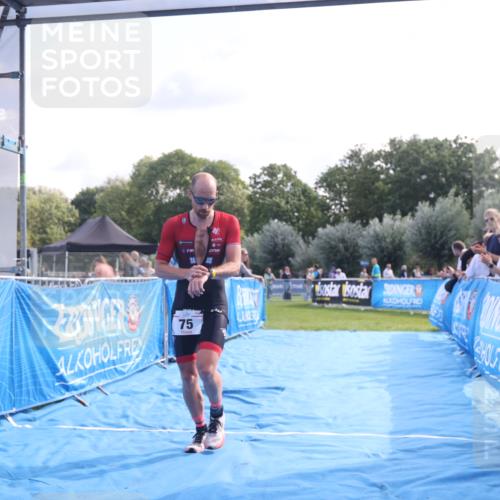 25.08.2024 - Elbe Triathlon Hamburg H.Heesch http://msf.ph/oto/6843058 25.08.2024 10:31:46 Ziel 75 meine-sportfotos.de