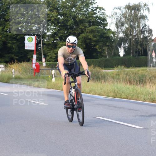 25.08.2024 - Elbe Triathlon Hamburg Fuchs,  Jonas http://msf.ph/oto/6843061 25.08.2024 09:00:19 Radfahren 127, 98, 108 meine-sportfotos.de