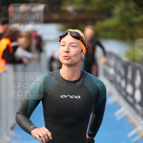 25.08.2024 - Elbe Triathlon Hamburg H.Heesch http://msf.ph/oto/6843074 25.08.2024 08:46:08 Schwimmen 123, 126, 131, 138, 149, 154, 160, 184 meine-sportfotos.de