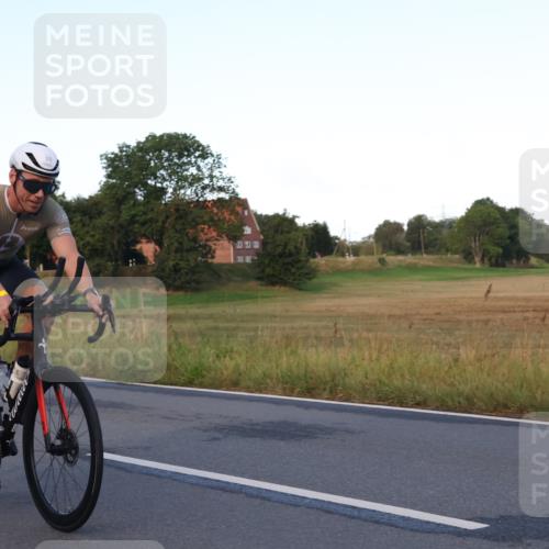 25.08.2024 - Elbe Triathlon Hamburg Fuchs,  Jonas http://msf.ph/oto/6843090 25.08.2024 09:00:20 Radfahren 127, 98, 108 meine-sportfotos.de