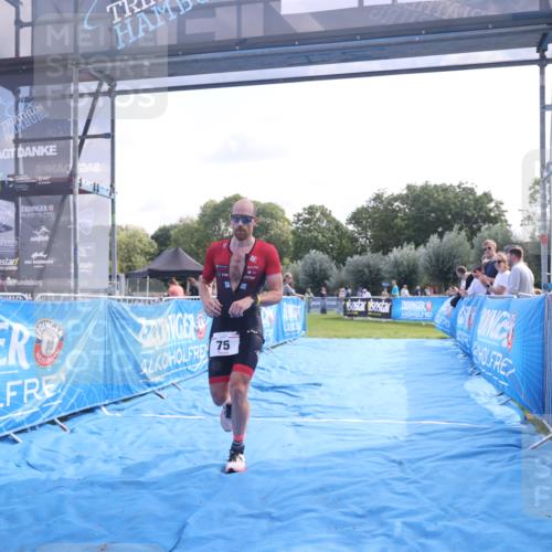 25.08.2024 - Elbe Triathlon Hamburg H.Heesch http://msf.ph/oto/6843095 25.08.2024 10:31:46 Ziel 75 meine-sportfotos.de
