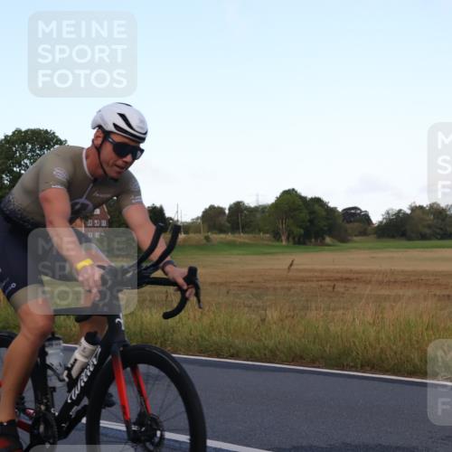 25.08.2024 - Elbe Triathlon Hamburg Fuchs,  Jonas http://msf.ph/oto/6843097 25.08.2024 09:00:20 Radfahren 127, 98, 108 meine-sportfotos.de