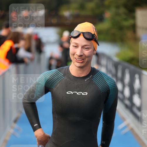 25.08.2024 - Elbe Triathlon Hamburg H.Heesch http://msf.ph/oto/6843103 25.08.2024 08:46:08 Schwimmen 123, 126, 131, 138, 149, 154, 160, 184 meine-sportfotos.de