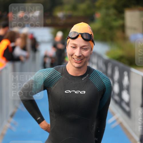25.08.2024 - Elbe Triathlon Hamburg H.Heesch http://msf.ph/oto/6843107 25.08.2024 08:46:08 Schwimmen 123, 126, 131, 138, 149, 154, 160, 184 meine-sportfotos.de
