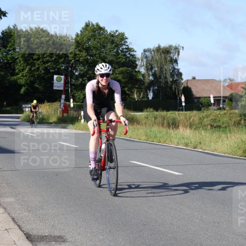 25.08.2024 - Elbe Triathlon Hamburg Fuchs,  Jonas http://msf.ph/oto/6843124 25.08.2024 09:41:59 Radfahren 409, 484, 508, 434, 544 meine-sportfotos.de