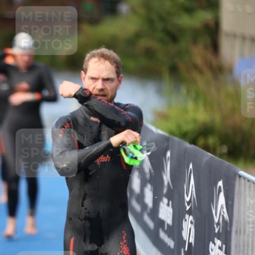 25.08.2024 - Elbe Triathlon Hamburg H.Heesch http://msf.ph/oto/6843126 25.08.2024 08:46:10 Schwimmen 123, 126, 131, 138, 149, 154, 160, 179, 184 meine-sportfotos.de