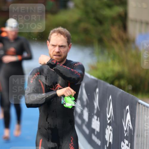25.08.2024 - Elbe Triathlon Hamburg H.Heesch http://msf.ph/oto/6843134 25.08.2024 08:46:11 Schwimmen 123, 126, 131, 138, 149, 154, 160, 179, 184 meine-sportfotos.de