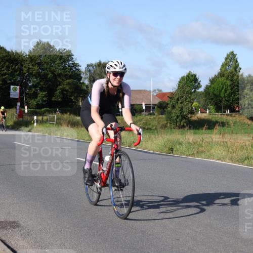 25.08.2024 - Elbe Triathlon Hamburg Fuchs,  Jonas http://msf.ph/oto/6843137 25.08.2024 09:41:59 Radfahren 409, 484, 508, 434, 544 meine-sportfotos.de