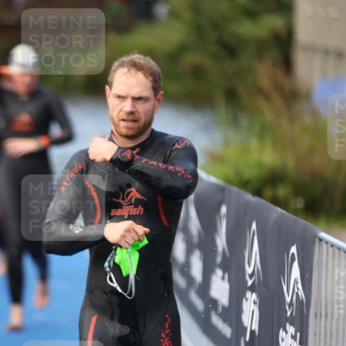 25.08.2024 - Elbe Triathlon Hamburg H.Heesch http://msf.ph/oto/6843144 25.08.2024 08:46:11 Schwimmen 123, 126, 131, 138, 149, 154, 160, 179, 184 meine-sportfotos.de