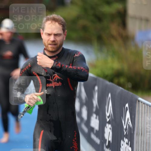 25.08.2024 - Elbe Triathlon Hamburg H.Heesch http://msf.ph/oto/6843161 25.08.2024 08:46:11 Schwimmen 123, 126, 131, 138, 149, 154, 160, 179, 184 meine-sportfotos.de
