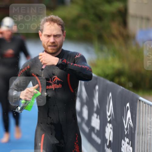 25.08.2024 - Elbe Triathlon Hamburg H.Heesch http://msf.ph/oto/6843168 25.08.2024 08:46:11 Schwimmen 123, 126, 131, 138, 149, 154, 160, 179, 184 meine-sportfotos.de