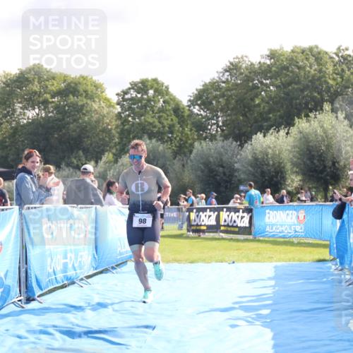 25.08.2024 - Elbe Triathlon Hamburg H.Heesch http://msf.ph/oto/6843179 25.08.2024 10:32:06 Ziel 98 meine-sportfotos.de