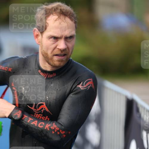 25.08.2024 - Elbe Triathlon Hamburg H.Heesch http://msf.ph/oto/6843182 25.08.2024 08:46:12 Schwimmen 123, 126, 131, 138, 149, 154, 160, 179, 184 meine-sportfotos.de
