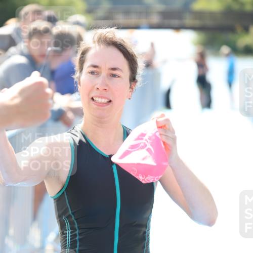 25.08.2024 - Elbe Triathlon Hamburg H.Heesch http://msf.ph/oto/6843184 25.08.2024 14:37:50 Schwimmen  meine-sportfotos.de