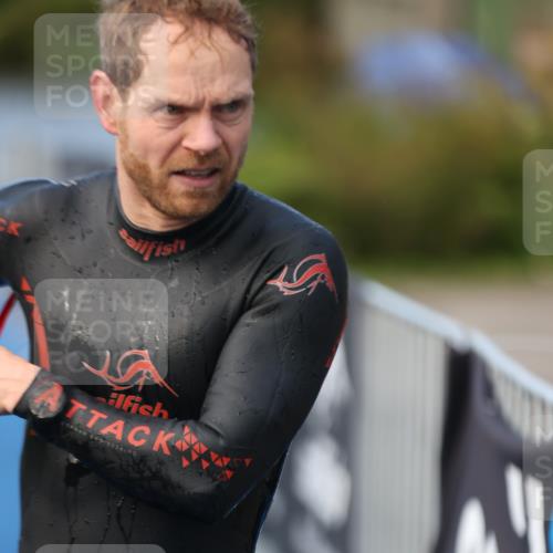 25.08.2024 - Elbe Triathlon Hamburg H.Heesch http://msf.ph/oto/6843189 25.08.2024 08:46:12 Schwimmen 123, 126, 131, 138, 149, 154, 160, 179, 184 meine-sportfotos.de