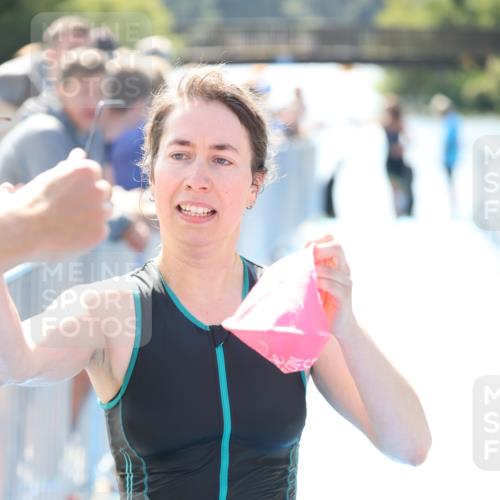 25.08.2024 - Elbe Triathlon Hamburg H.Heesch http://msf.ph/oto/6843193 25.08.2024 14:37:50 Schwimmen  meine-sportfotos.de