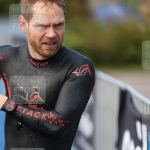 25.08.2024 - Elbe Triathlon Hamburg H.Heesch http://msf.ph/oto/6843196 25.08.2024 08:46:12 Schwimmen 123, 126, 131, 138, 149, 154, 160, 179, 184 meine-sportfotos.de