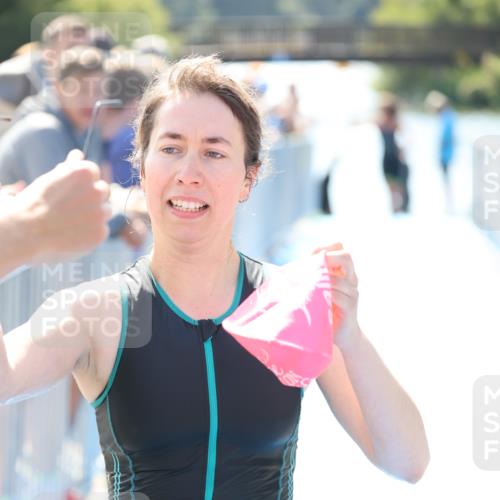 25.08.2024 - Elbe Triathlon Hamburg H.Heesch http://msf.ph/oto/6843199 25.08.2024 14:37:50 Schwimmen  meine-sportfotos.de