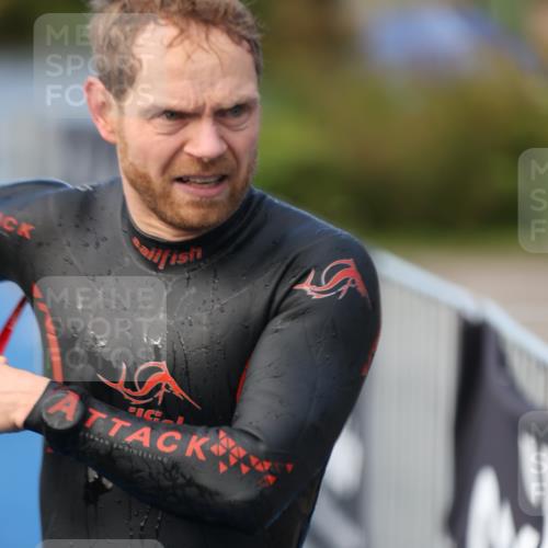 25.08.2024 - Elbe Triathlon Hamburg H.Heesch http://msf.ph/oto/6843202 25.08.2024 08:46:12 Schwimmen 123, 126, 131, 138, 149, 154, 160, 179, 184 meine-sportfotos.de