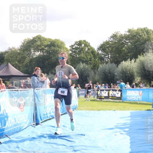 25.08.2024 - Elbe Triathlon Hamburg H.Heesch http://msf.ph/oto/6843203 25.08.2024 10:32:07 Ziel 98 meine-sportfotos.de