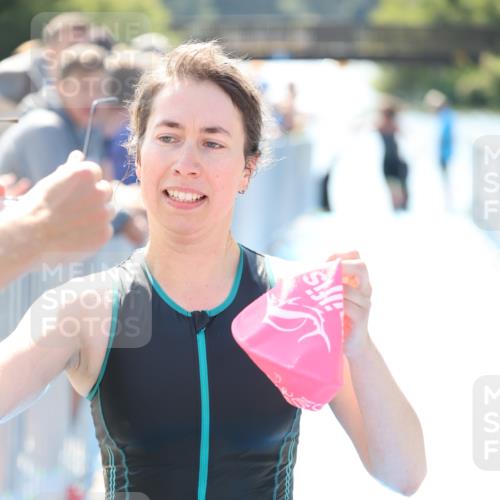 25.08.2024 - Elbe Triathlon Hamburg H.Heesch http://msf.ph/oto/6843205 25.08.2024 14:37:50 Schwimmen  meine-sportfotos.de