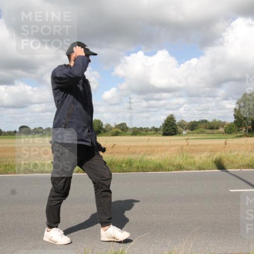 25.08.2024 - Elbe Triathlon Hamburg Fuchs,  Jonas http://msf.ph/oto/6843216 25.08.2024 11:54:39 Radfahren  meine-sportfotos.de