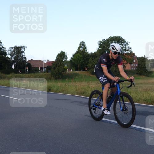25.08.2024 - Elbe Triathlon Hamburg Fuchs,  Jonas http://msf.ph/oto/6843227 25.08.2024 09:00:29 Radfahren 119, 88, 163 meine-sportfotos.de