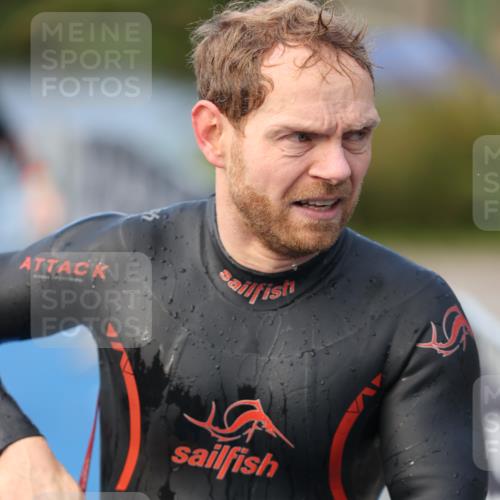 25.08.2024 - Elbe Triathlon Hamburg H.Heesch http://msf.ph/oto/6843231 25.08.2024 08:46:12 Schwimmen 123, 126, 131, 138, 149, 154, 160, 179, 184 meine-sportfotos.de