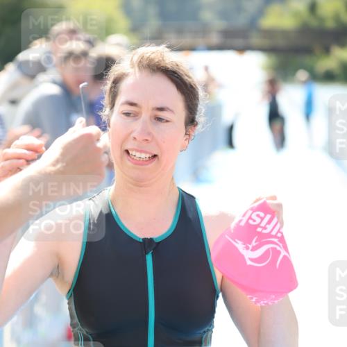 25.08.2024 - Elbe Triathlon Hamburg H.Heesch http://msf.ph/oto/6843232 25.08.2024 14:37:50 Schwimmen  meine-sportfotos.de