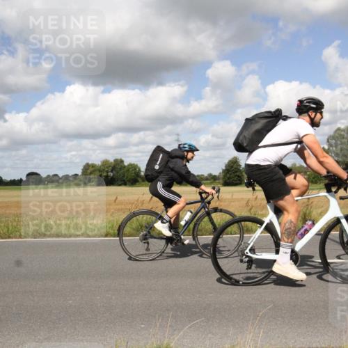 25.08.2024 - Elbe Triathlon Hamburg Fuchs,  Jonas http://msf.ph/oto/6843242 25.08.2024 11:59:31 Radfahren  meine-sportfotos.de