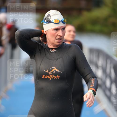 25.08.2024 - Elbe Triathlon Hamburg H.Heesch http://msf.ph/oto/6843246 25.08.2024 08:46:14 Schwimmen 123, 126, 131, 138, 149, 154, 160, 179, 184 meine-sportfotos.de