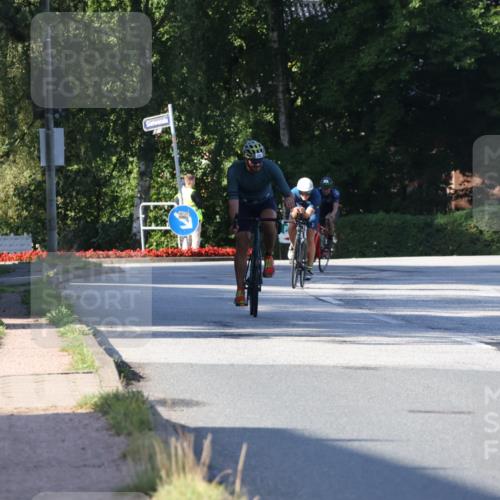 25.08.2024 - Elbe Triathlon Hamburg Fuchs,  Jonas http://msf.ph/oto/6843248 25.08.2024 09:42:06 Radfahren 434, 544, 262, 358, 485 meine-sportfotos.de