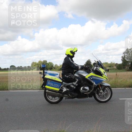 25.08.2024 - Elbe Triathlon Hamburg Fuchs,  Jonas http://msf.ph/oto/6843251 25.08.2024 12:02:17 Radfahren  meine-sportfotos.de