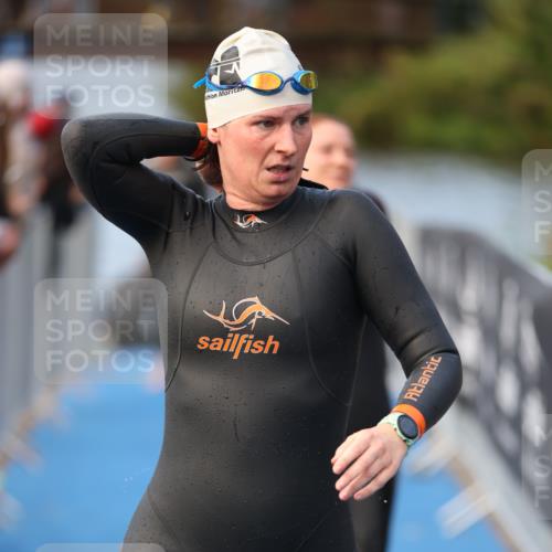 25.08.2024 - Elbe Triathlon Hamburg H.Heesch http://msf.ph/oto/6843254 25.08.2024 08:46:14 Schwimmen 123, 126, 131, 138, 149, 154, 160, 179, 184 meine-sportfotos.de
