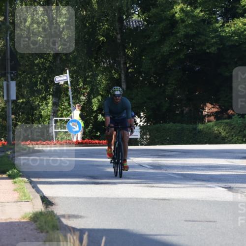 25.08.2024 - Elbe Triathlon Hamburg Fuchs,  Jonas http://msf.ph/oto/6843256 25.08.2024 09:42:06 Radfahren 434, 544, 262, 358, 485 meine-sportfotos.de