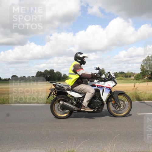 25.08.2024 - Elbe Triathlon Hamburg Fuchs,  Jonas http://msf.ph/oto/6843257 25.08.2024 12:02:55 Radfahren  meine-sportfotos.de