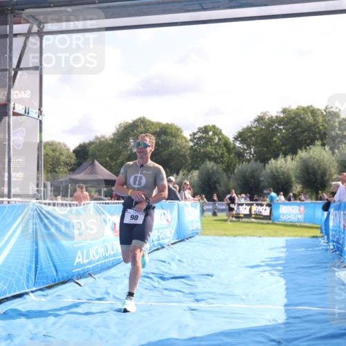 25.08.2024 - Elbe Triathlon Hamburg H.Heesch http://msf.ph/oto/6843267 25.08.2024 10:32:07 Ziel 98 meine-sportfotos.de