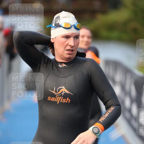 25.08.2024 - Elbe Triathlon Hamburg H.Heesch http://msf.ph/oto/6843279 25.08.2024 08:46:14 Schwimmen 123, 126, 131, 138, 149, 154, 160, 179, 184 meine-sportfotos.de
